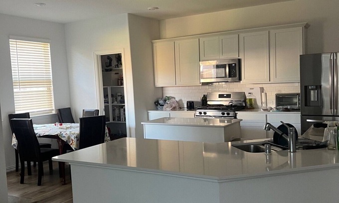 Weston Casa | A Room in a charming brand new house with kitchen, AC, and WiFi in McKinney