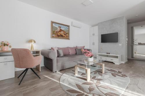 Oradea Apartamento | A Rosy Affair