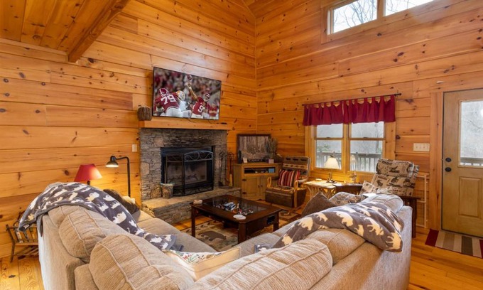 Todd Casa | A Rustic Hideaway
