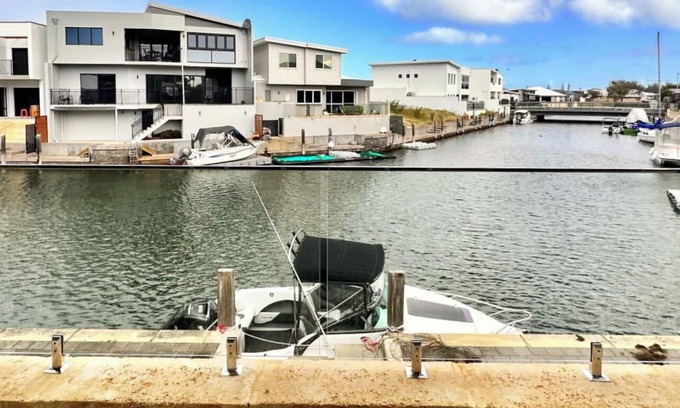 Wannanup Casa | A Serene Getaway on the East Port Bouvard Canals in Wannanup, Mandurah, WA
