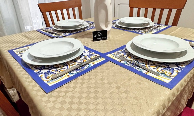 Molfetta Apartamento | A short walk from the port of Molfetta, Family apartment with sea view.