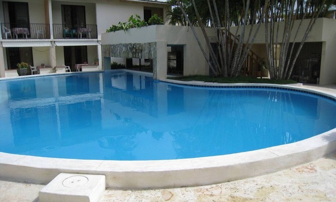 ProCab Apartamento | Ground-floor apt, pool, 1-minute walk to beach/supermarket, perfect for seniors!