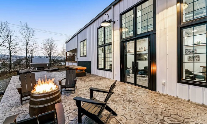 Cameron Casa | A showpiece, modern, lake-view marvel w/ Hot Tub, Chef's Kitchen