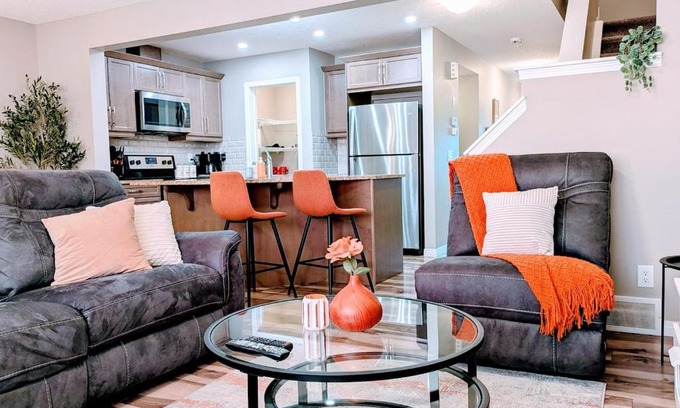 Airdrie Casa | A Slice Of Heaven In Airdrie By Eagleswingshomes1