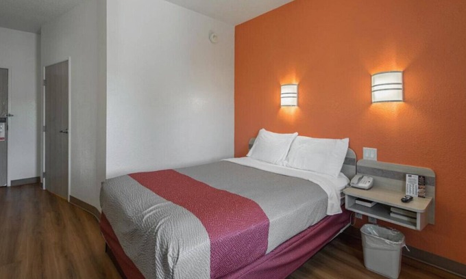 Junction City Casa | A Sophisticated & Stylish Suite! Pets Allowed