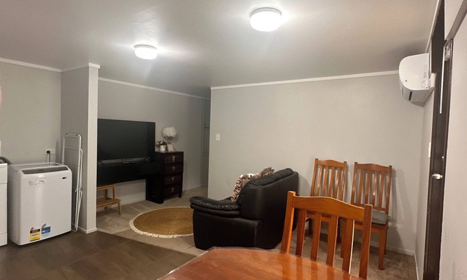 Springfield Apartamento | A space of your own. Central and peaceful.
