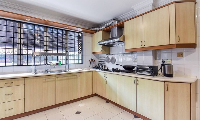 Taman Tun Dr Ismail Apartamento | A Spacious 4BR Home Nearby Kiara Hill, Mont Kiara, Pavilion Damansara Heights
