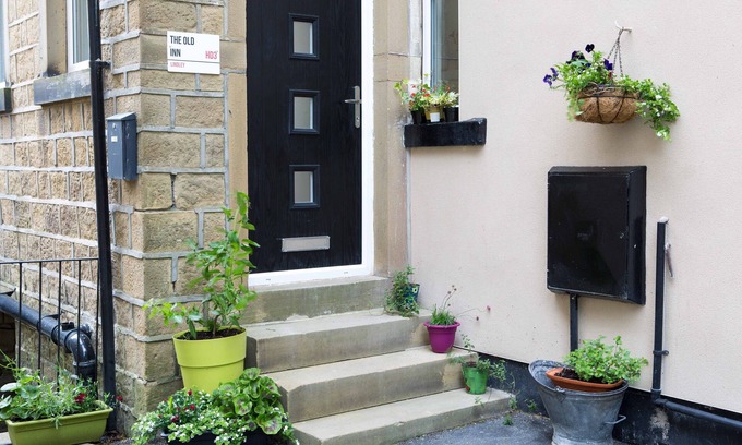Ainley Top Apartamento | El viejo Inn Lindley. Cosyness mejorado