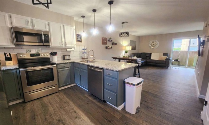 Newton Casa | A Spacious Townhome in Newton - Unit C