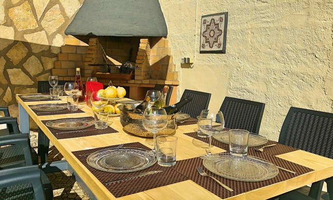 Fustera Villa | Una Villa Especial para unas Vacaciones Inolvidables