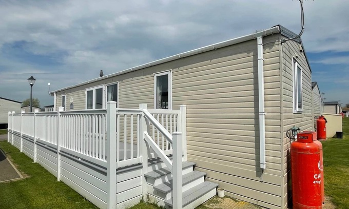 Dymchurch Casa | Newbeach getaway - A Stone’s Throw
