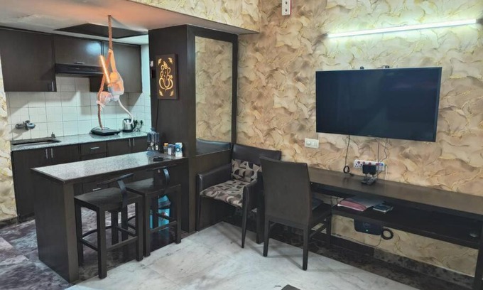 Indirapuram Apartamento | A Studio Apartment with Complete Privacy