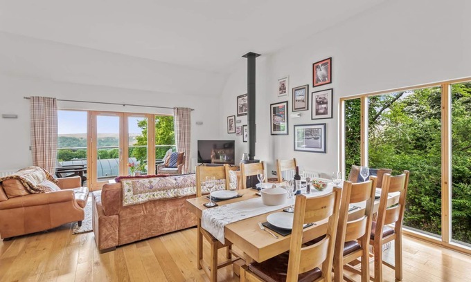 Talland Casa | A stunning contemporary Cornish home boasting superb coastal views, swimming pool & sauna