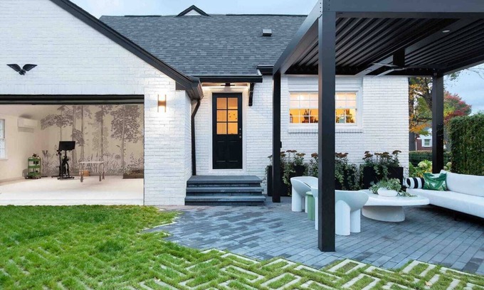 Indianapolis Casa | A stylish retreat in a beautiful 1924 Bungalow in the heart of Butler-Tarkington - Pet Friendly
