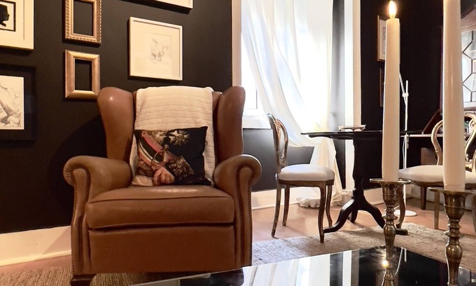 Alfama Apartamento | A Suite in the heart of Alfama - Bedroom and Living room