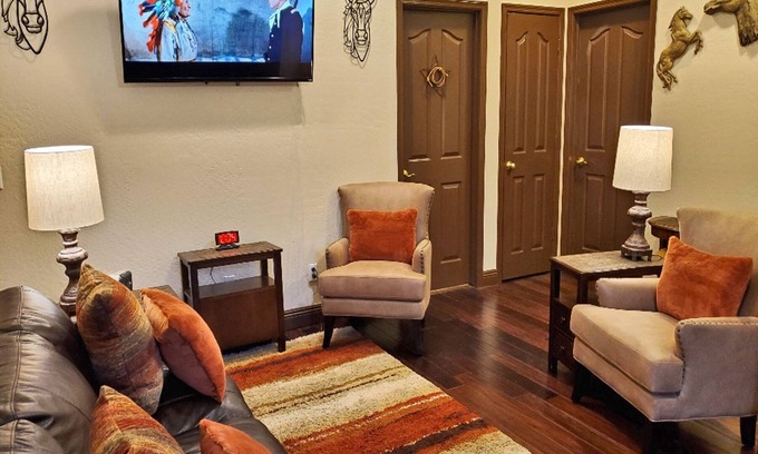Centerra Casa | A SUITE Wild West HIDEAWAY 2BD/1BTH Amazing Location! WALK 2 Amenities!
