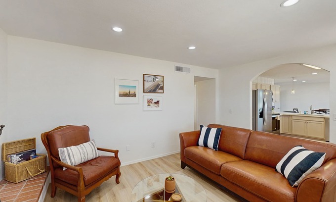 Groves Lincoln Park Casa | A Sunny Tucson Escape—Close to Davis Monthan AFB, Pima Air Museum and more!