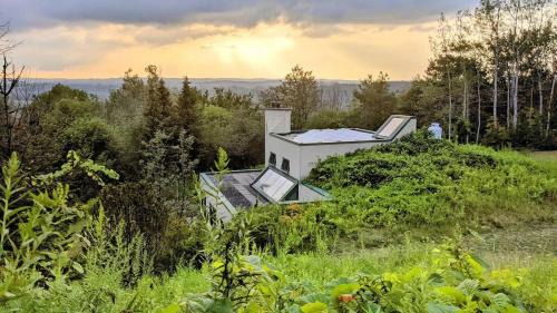 Adjala-Tosorontio Cama Y Desayuno | A Sustainable Off-Grid Lifestyle Experience