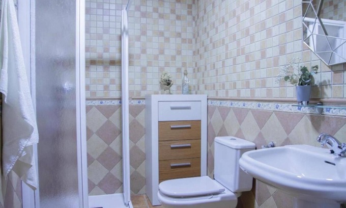 Torrejoncillo Apartamento | Casa del Caño - Apartamento Turístico Par del 39. Ideal para viajar en familia.