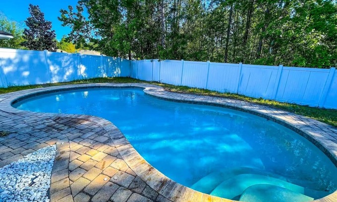 Westside Casa | +A Taste of Britain entire house / heated pool+