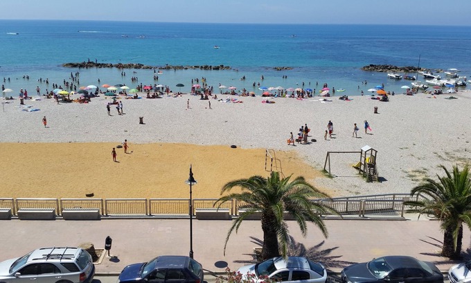 Seccagrande Apartamento | Una terraza con vistas al mar