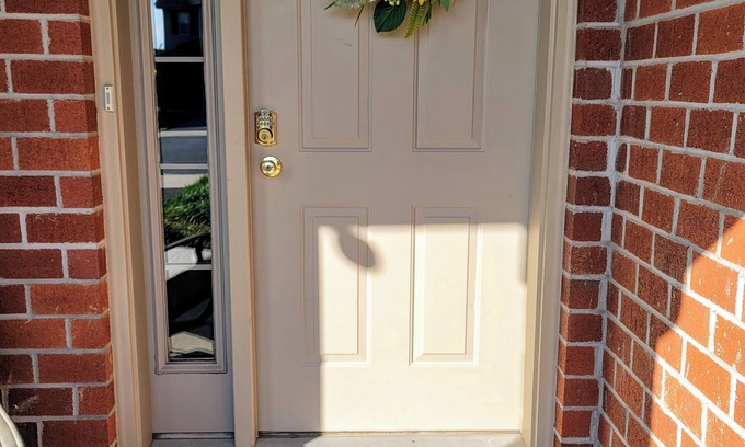 Chambersburg Casa | A thoughtfully designed 3-bedroom, 2.5-bath townhome tailored for travelers.