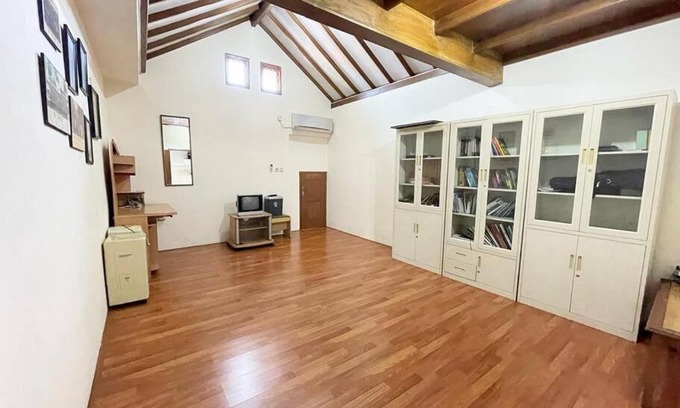Kebayoran Lama Casa | A Three Story House in City Center