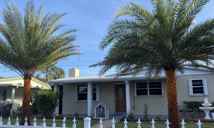 Poiciana Park II Casa | A Touch of Paradise en WPB, FL