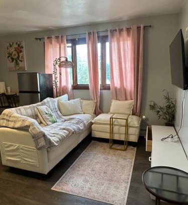 Airport Heights Community Council Cama Y Desayuno | A Touch Of Pink On 16th Ave