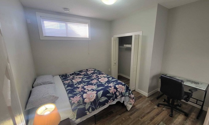 Southeast Calgary Casa | A tranquil 2-bedroom basement in SE Calgary