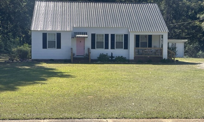 Woodbury Casa | A Trip Down Memory Lane Vintage Home