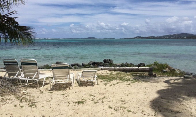 Estate Golden Rock Condominio | A Tropical Paradise Inside and Out, right on the Beach!!!
