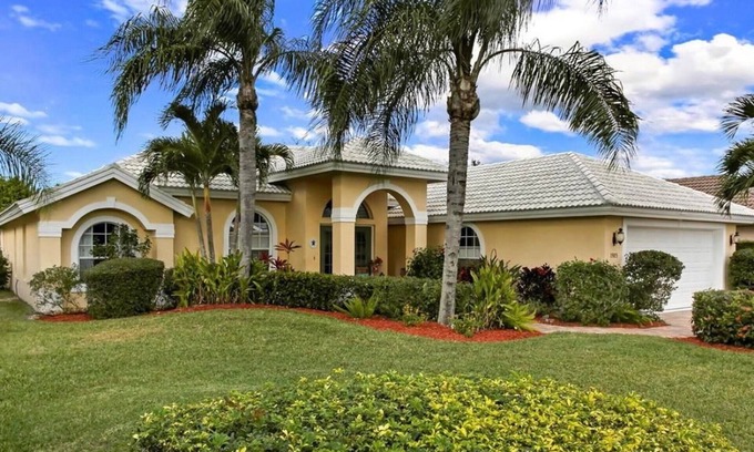 Central Naples Casa | A true gem in Briarwood we call Seven Palms,a 3 bed, 2 bath private pool home
