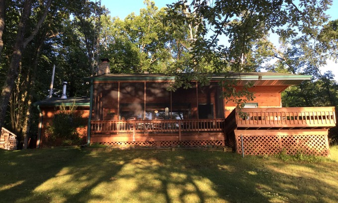 Birchwood Cabina | ¡Una verdadera experiencia de cabaña de Northwood!