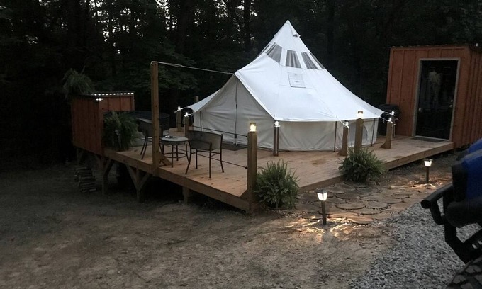 Victor Casa | A Truly Glamping Experience in this Beautiful Tent in Victor, West Virginia