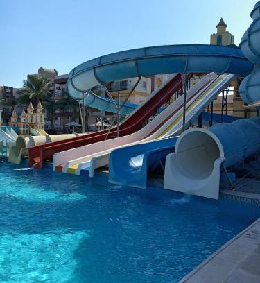 Village Road Hotel | A two-room chalet in the village of Lale Land, Mirage Bay, Ecopark