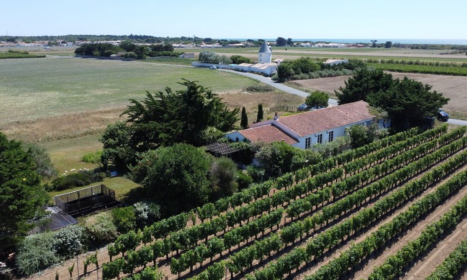 Saint-Clement-des-Baleines Casa | A unique house surrounded by an amazing garden - Sleeps 12- Ile de Ré