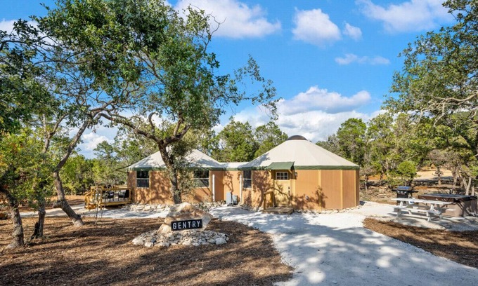 Canyon Lake Alquiler De RV | A Unique Texas Hill Country Glamping Experience