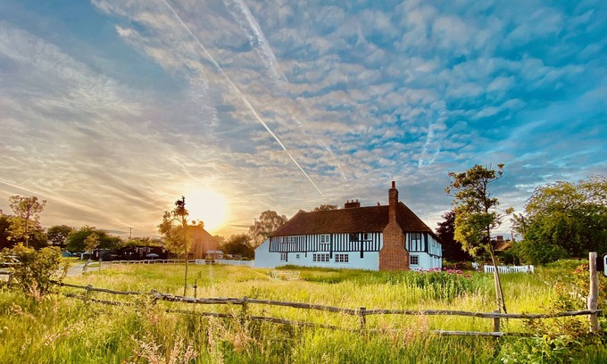 Faversham Casa | A Unique Tudor Manor House dating from 1547