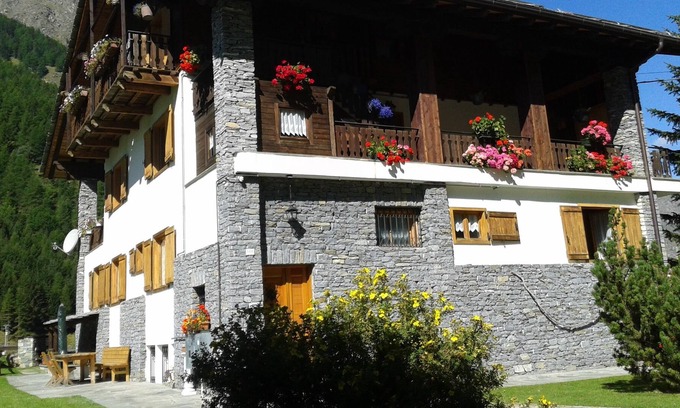 Degioz Apartamento | Una cabina de apartamentos de montaña Valsavarenche en el parque de Gran Paradiso