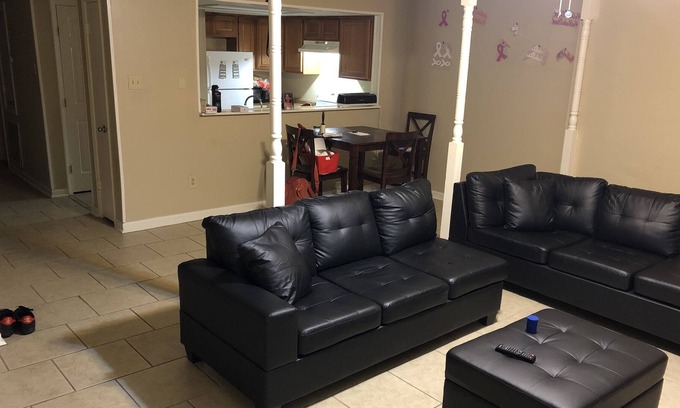 Harvey Casa | A Very Nice Extra Large Cozy Home For Your Stay in New Orleans