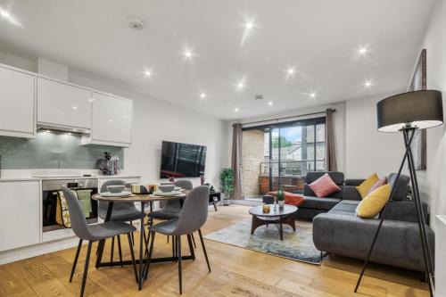 St Luke's Apartamento | A Vibrant 2 Bed & 2 Bath in Old Street ZONE 1