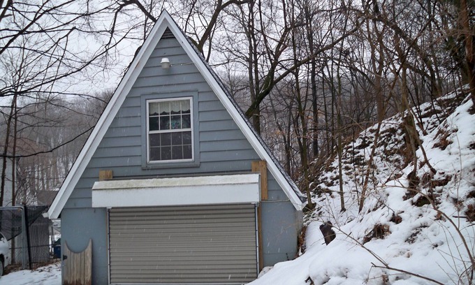 Peoria Heights Casa | Un santuario victoriano encaramado en una colina sobre el camino del río Illinois