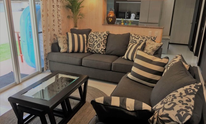 Nago Casa | A villa for rent for those who want to spend time / Nago Okinawa
