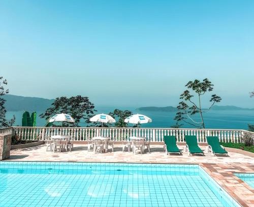 Almada Casa | A vista mais linda de Ubatuba - Acomoda 20 pessoas