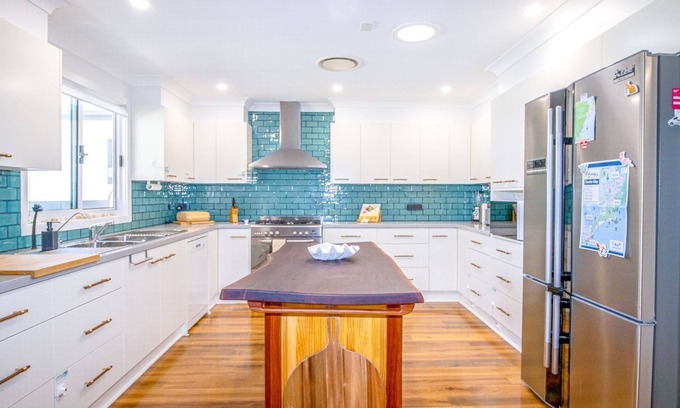 Berrara Casa | A Wave from it All- Escape to Paradise