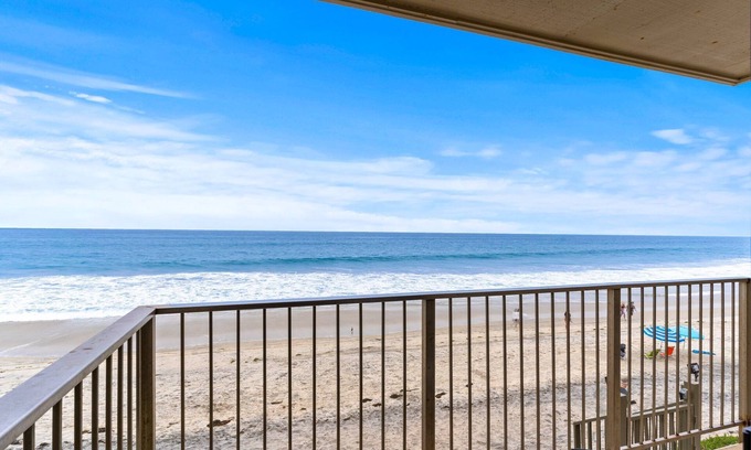 Carlsbad Village Condominio | A Wave from it All Toes-in-the-sand at A Wave from It All Beachfront Bliss