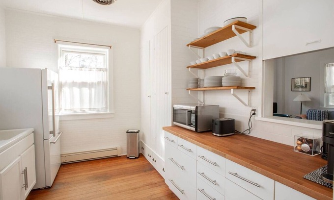 Garrison Cabaña | A well-appointed cottage in the woods of Garrison, NY