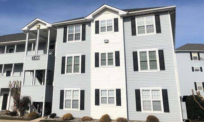Rehoboth Beach Condominio | A Wonderful Condo- 3 Pools, Tennis, Biking Distance to the Beach!