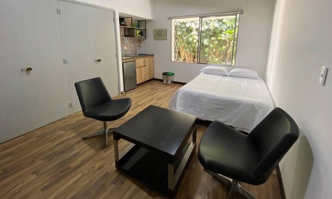 El Castillo Apartamento | A103 Apto. ejecutivo y moderno cerca de SantaFe mall